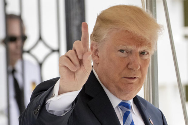 За Трампа књига која га назива незналицом шала